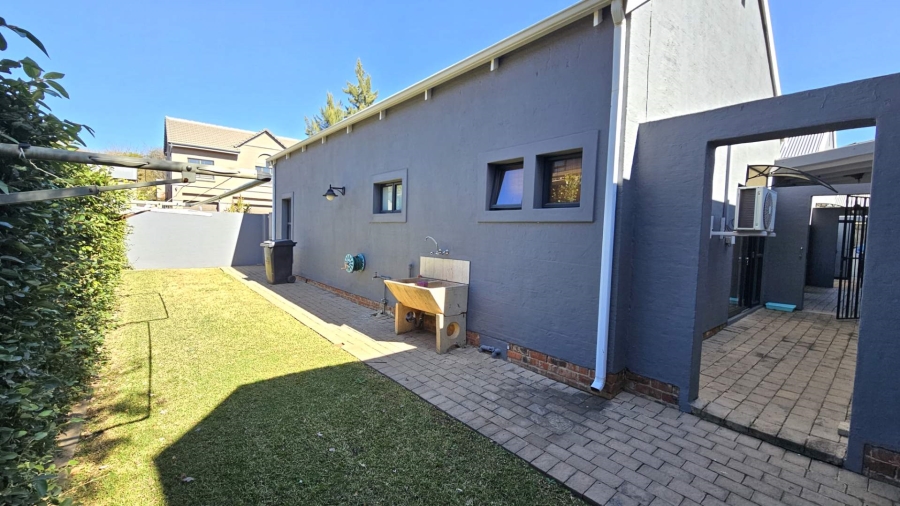 5 Bedroom Property for Sale in The Coves North West